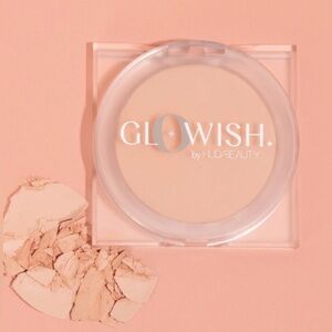 🆕 HUDA BEAUTY Glowish Lightweight Blurring Pressed Powder 05 Medium 10gr BNIB